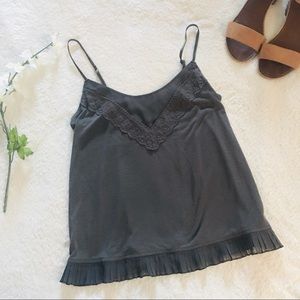 $5 W/ BUNDLE American Eagle Gray Lace Ruffle Tank
